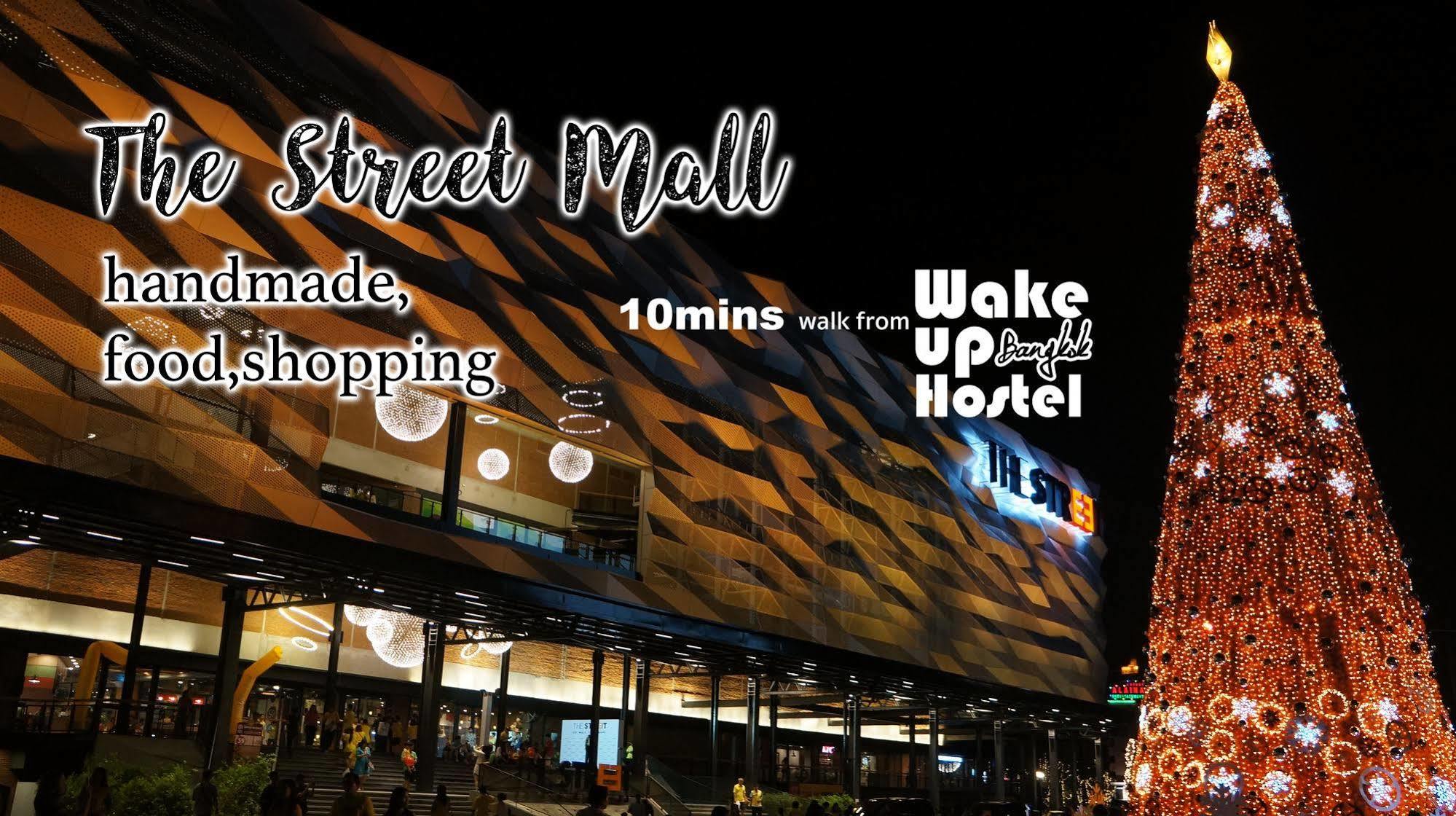 Wake Up Hostel Bangkok Banguecoque Exterior foto
